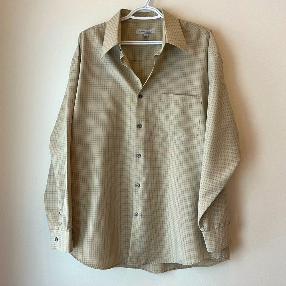 Lightweight soft dress shirt button up plaid size large office casual work